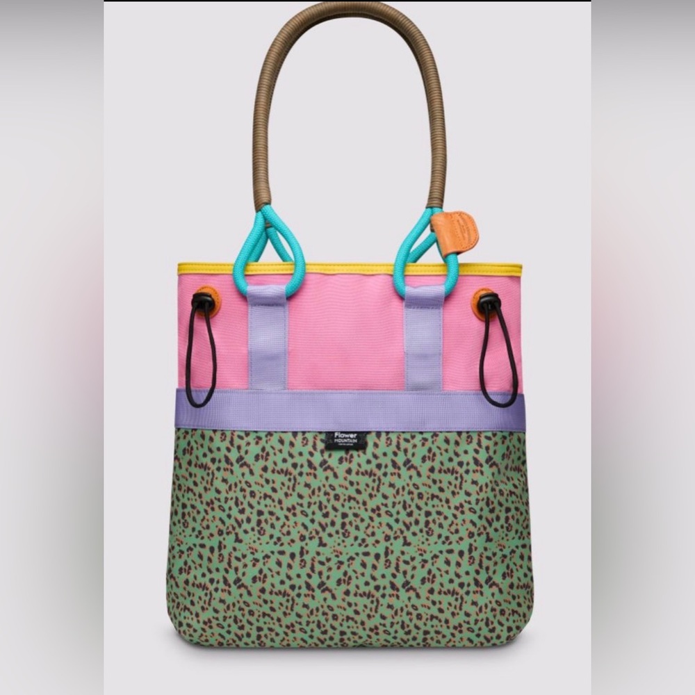 NWT Flower Mountain TOTE BAG in Lilac-Pink